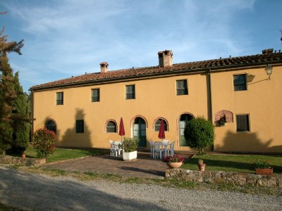 Farmhouse Apartment in Guasticce mit Gemeinschaftspool - Outdoor photo 14