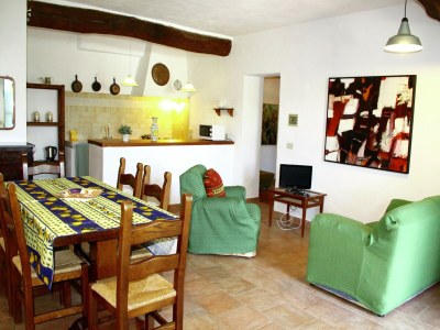Farmhouse Apartment in Guasticce mit Gemeinschaftspool - Features photo 23