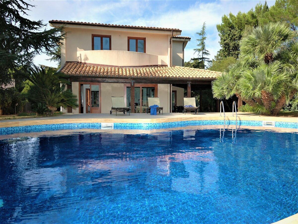 Holiday house Villa in Valderice with Pool and Garden