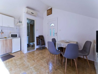 Apartment Apartment Niki - One-Bedroom Apartment with Balcony (A2+1) - Features photo 10