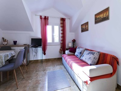 Apartment Apartment Niki - One-Bedroom Apartment with Balcony (A2+1) - Features photo 14