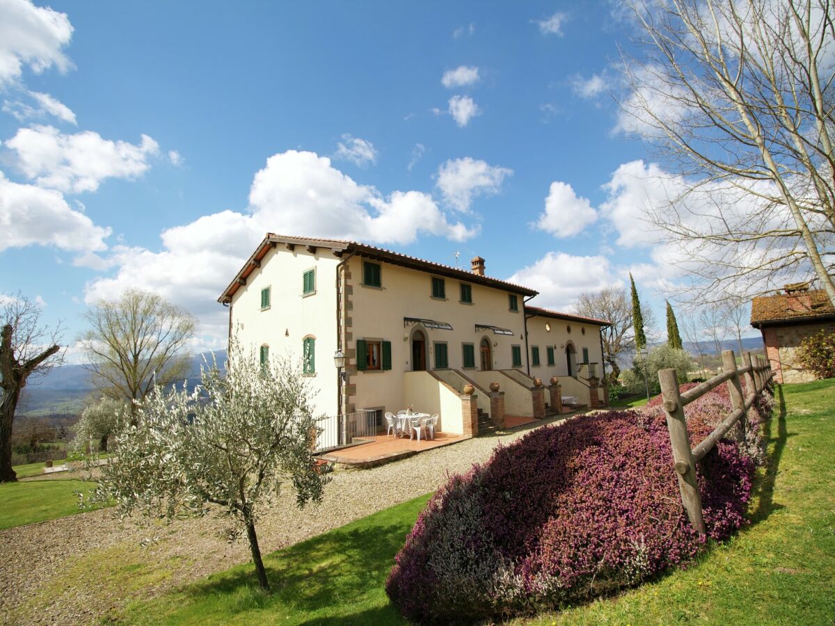 Farmhouse Bauernhaus in Poppi mit Pool und Talblick