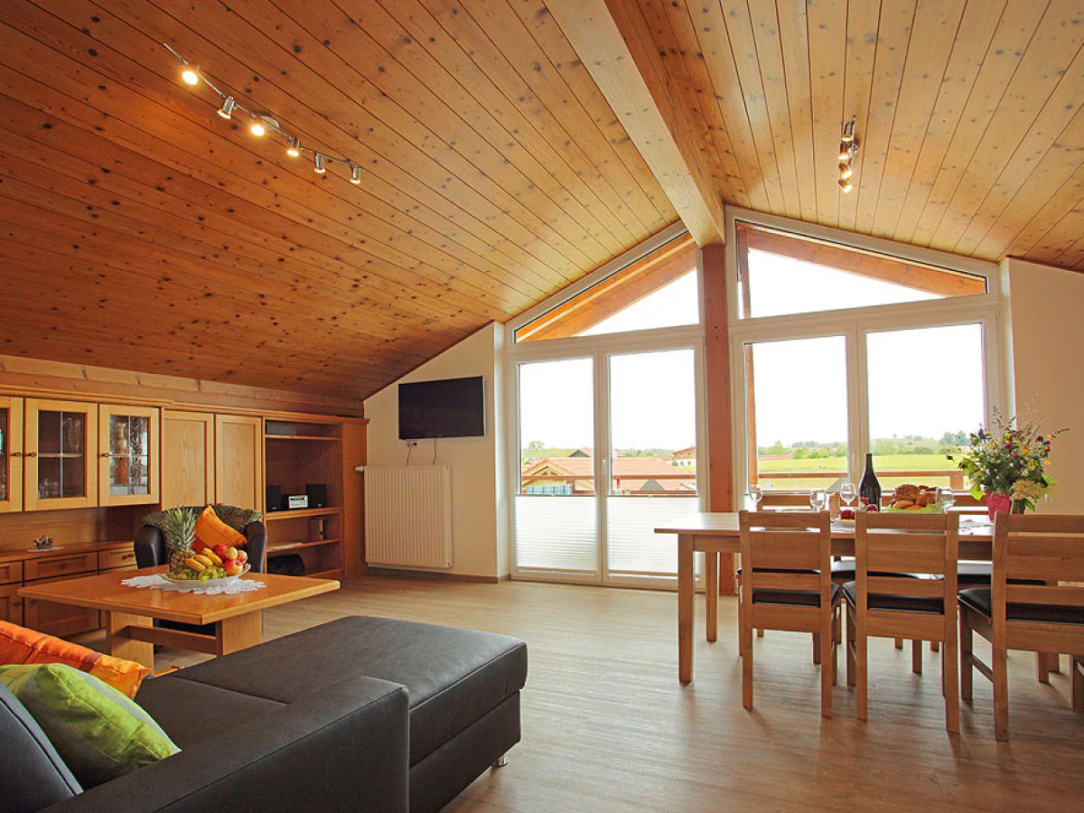 Farmhouse Linder 2