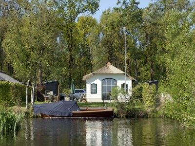 Holiday house Chalet in Friesland am See, 4 PAX Von Belvilla - Outdoor photo 3