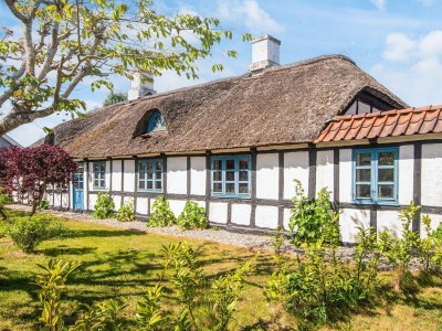 Holiday house House with beautiful garden - Holiday house