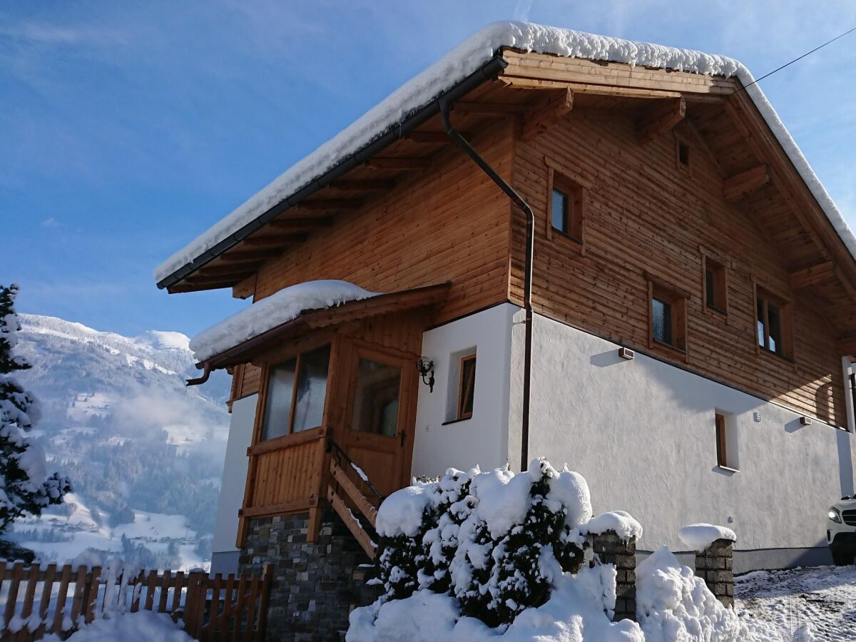 Holiday house Chalet in Fügen nahe Spieljochbahn - Outdoor photo 2