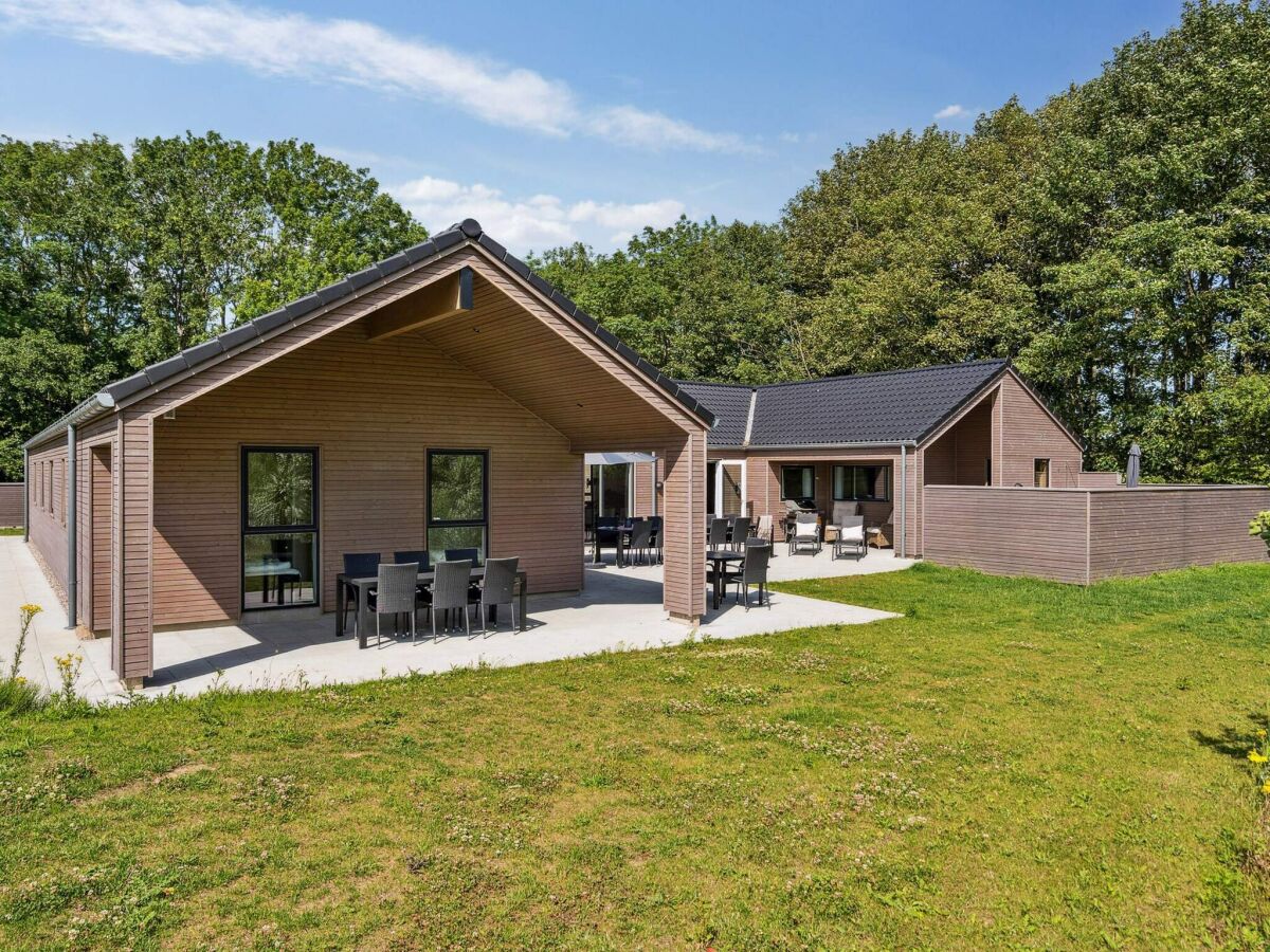 Holiday house 5 star holiday home in Sydals