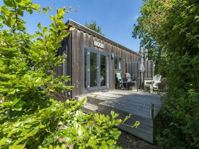 caravan Charming holiday home close to the beach in Sint Maartenszee - caravan