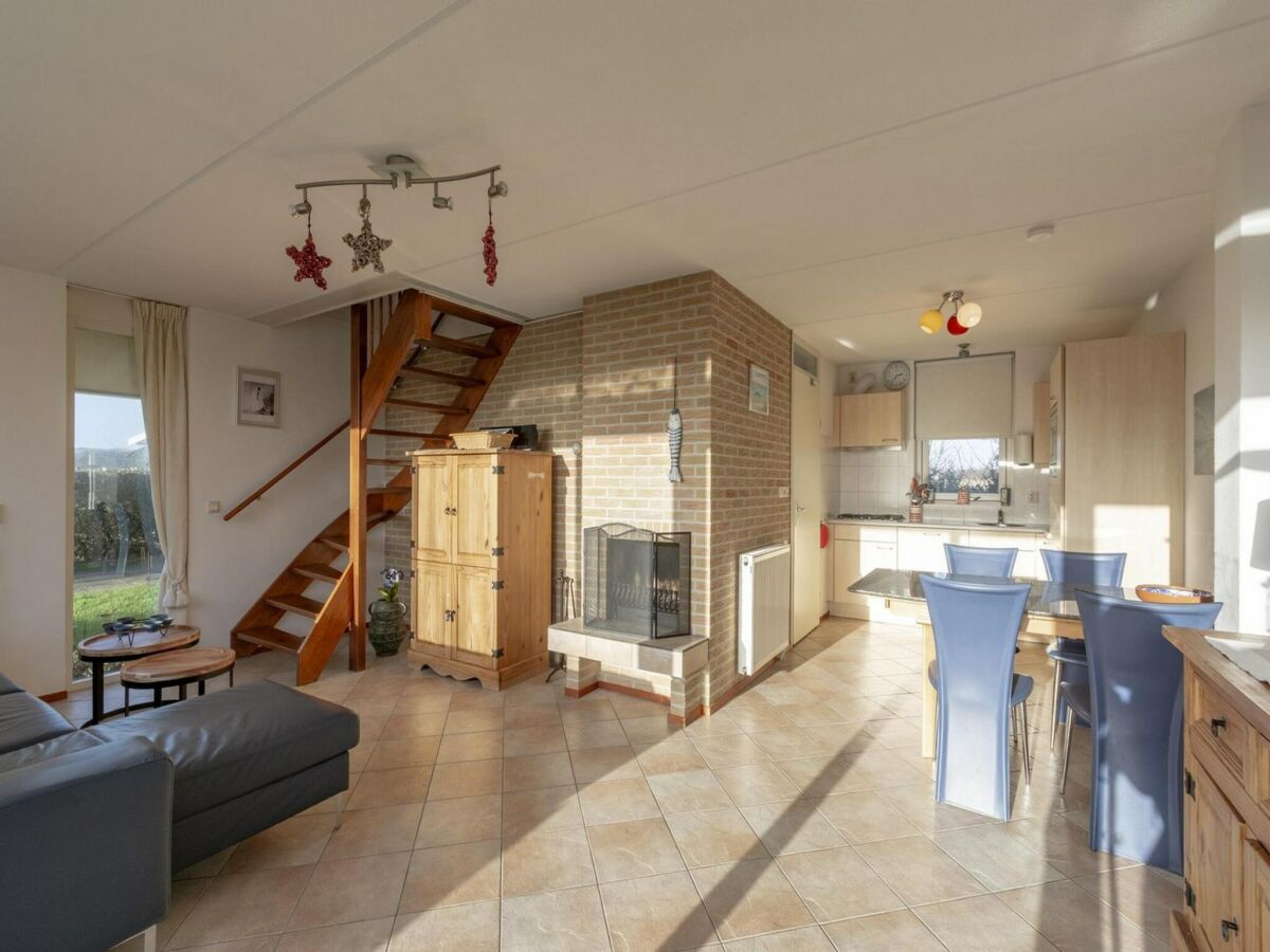 Holiday house Alluring holiday home near beach - Outdoor photo 5