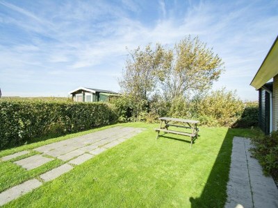 Holiday house Alluring holiday home near beach - Outdoor photo 14