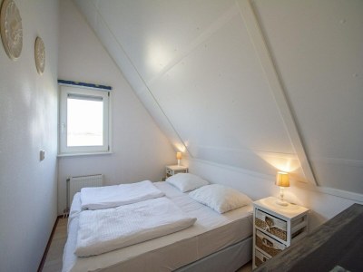 Holiday house Alluring holiday home near beach - Outdoor photo 15