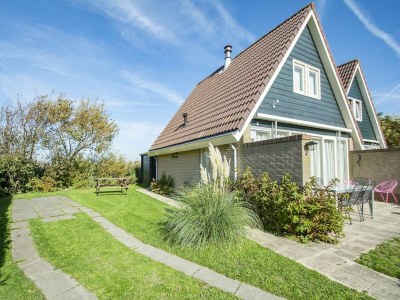Holiday house Alluring holiday home near beach - Outdoor photo 27