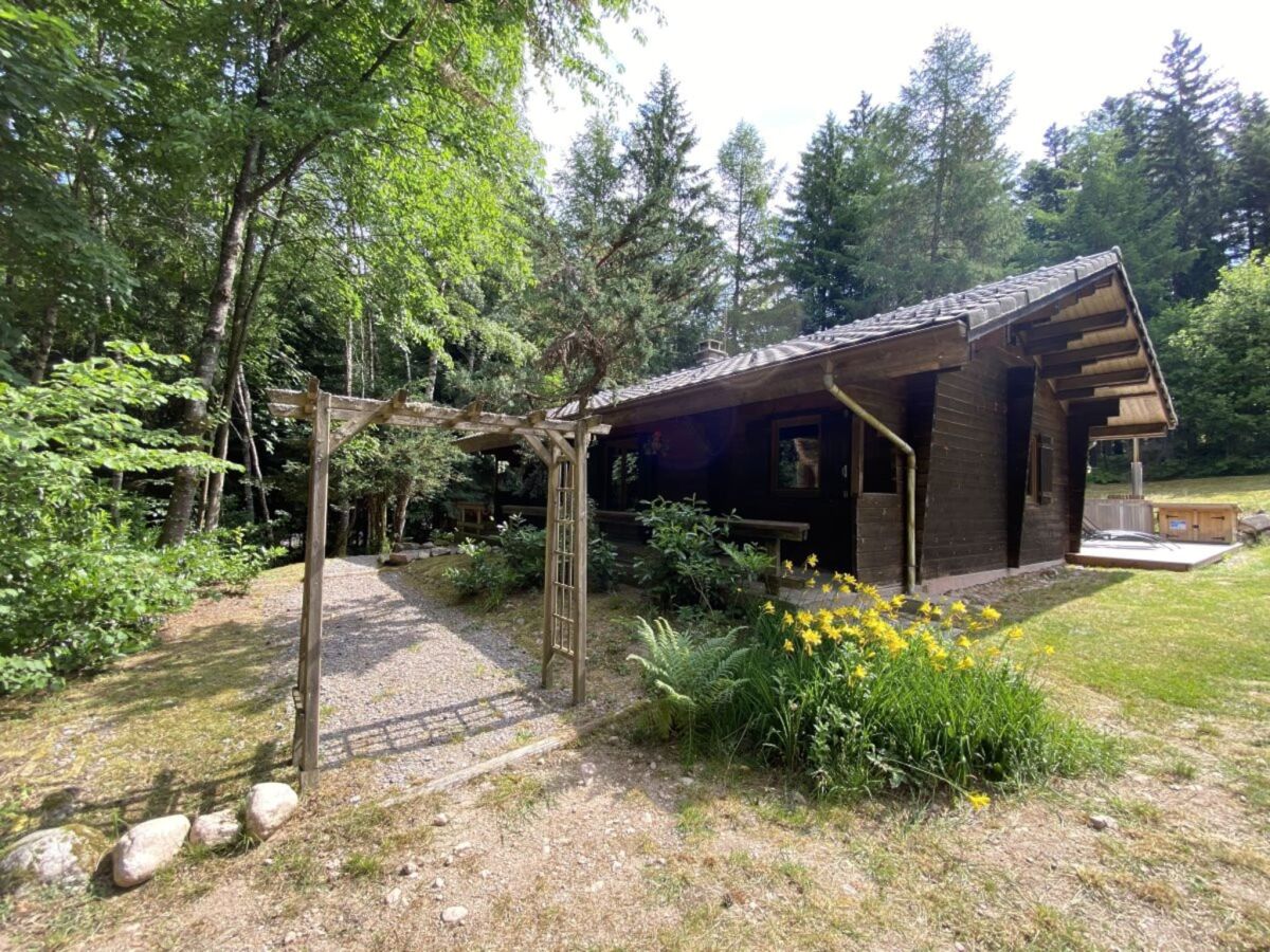 Chalet Chalet nahe malerischem See in Frankreich - Outdoor photo 3