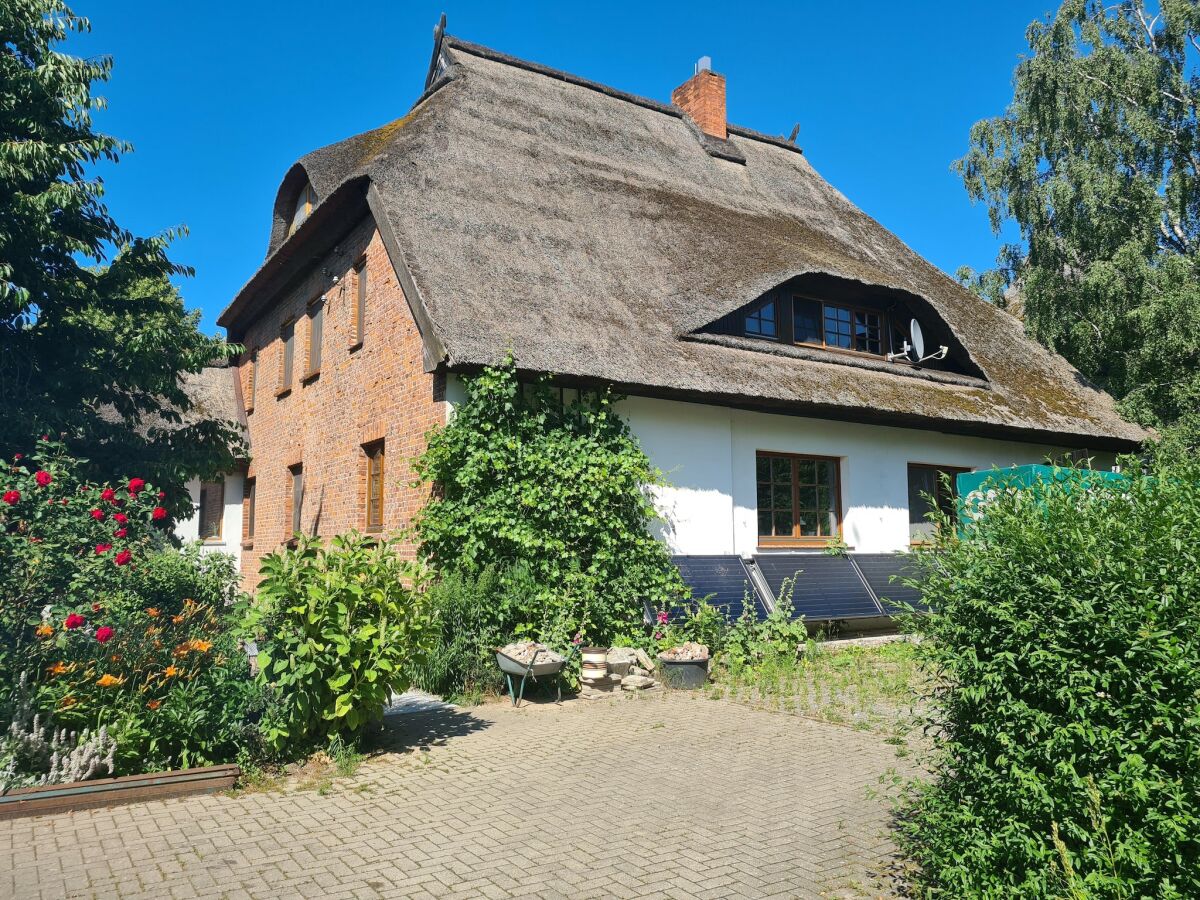 Apartment Retreat with Garden & Family Amenities - Outdoor photo 2