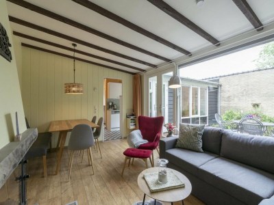 Bungalow Trendy holiday home with patio in Sint Maartenszee - Bungalow