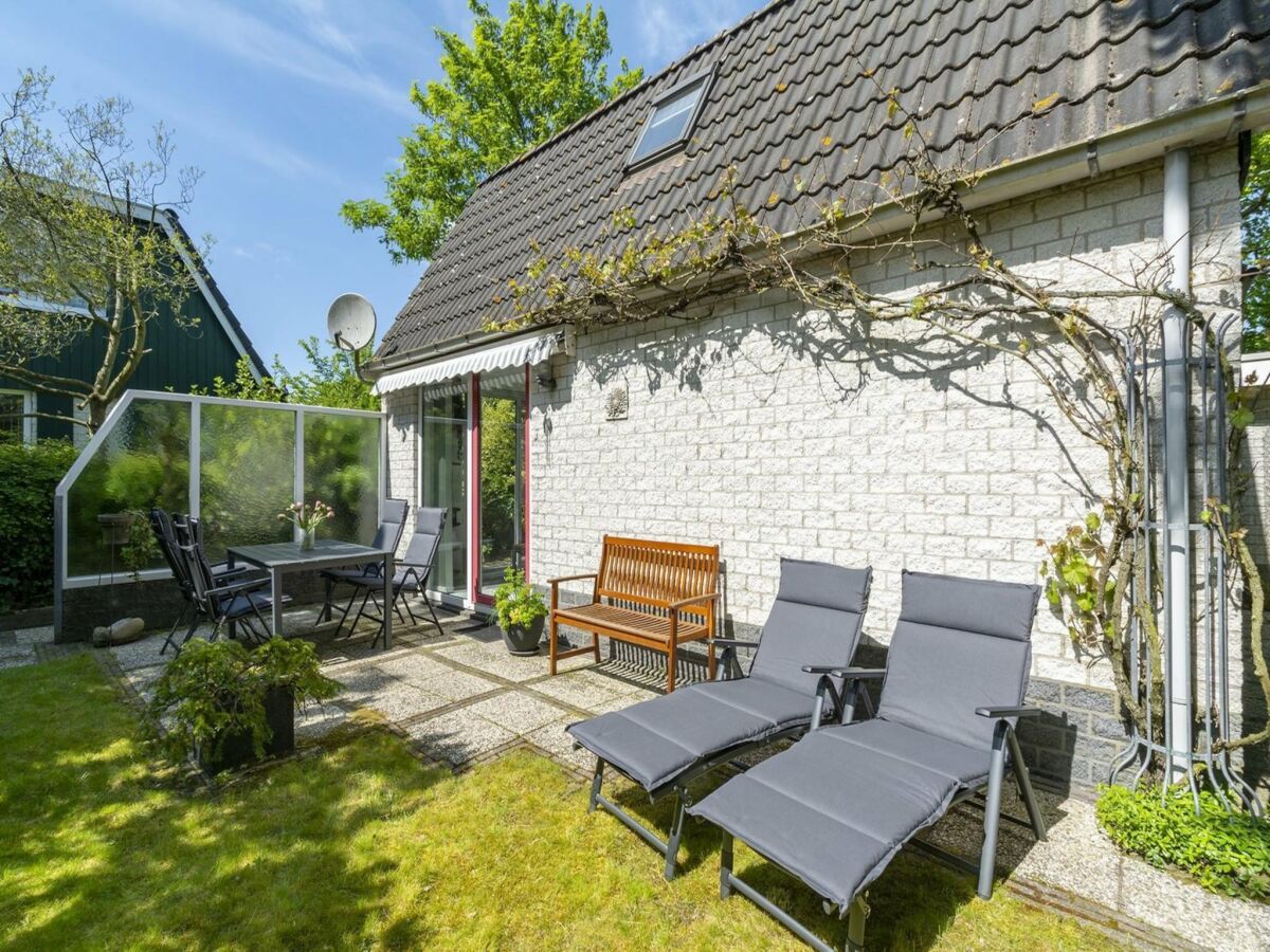 Holiday house Cozy holiday home with pool - Outdoor photo 4