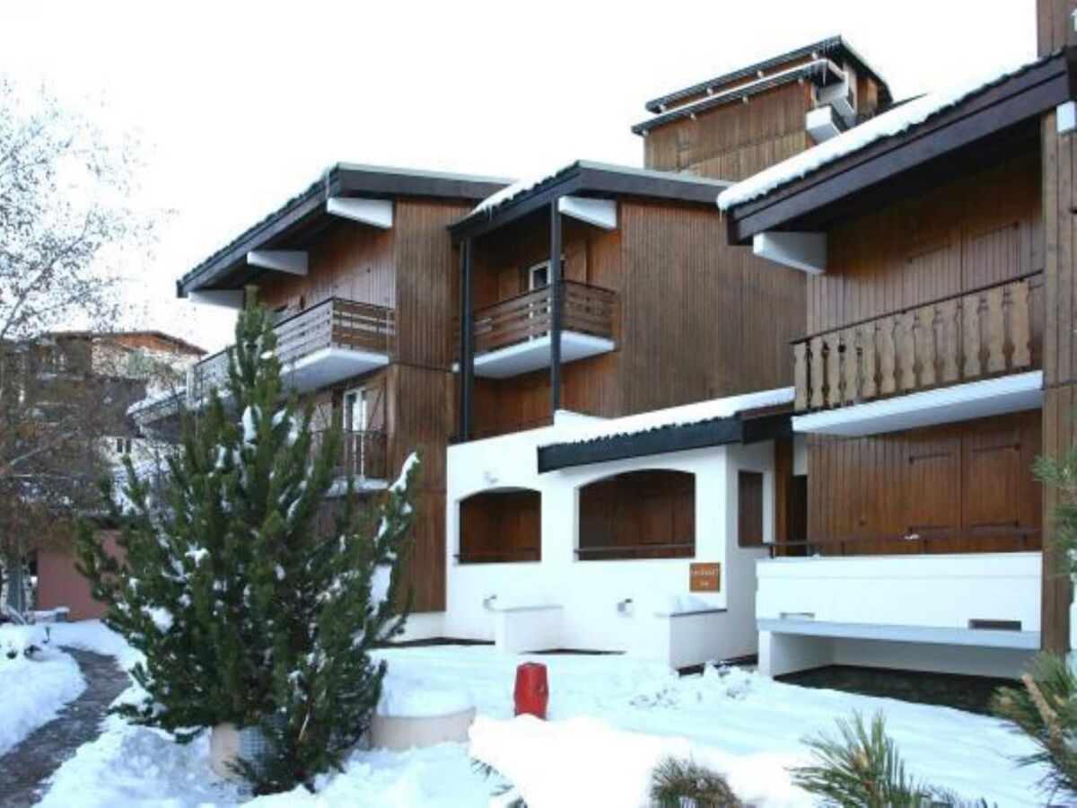 Apartment Escape in Hameau du Lautaret - Outdoor photo 2