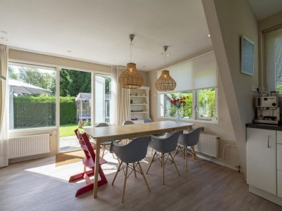 Holiday house Home with beautiful lawn - Outdoor photo 25