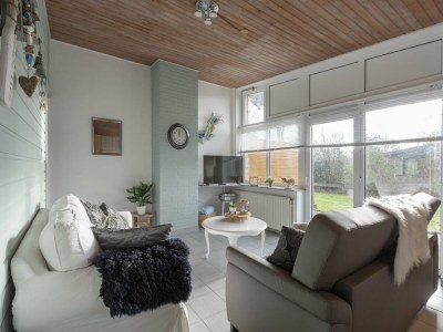 Bungalow Cozy Bungalow with Patio in Sint Maartenszee - Bungalow