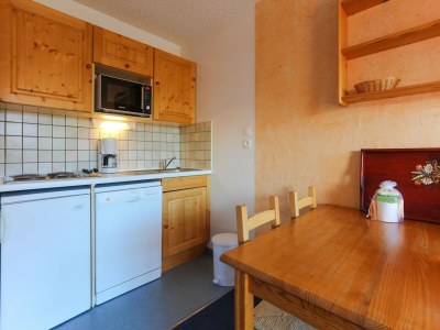 Apartment Alpine Retreat with Balcony - Features photo 9