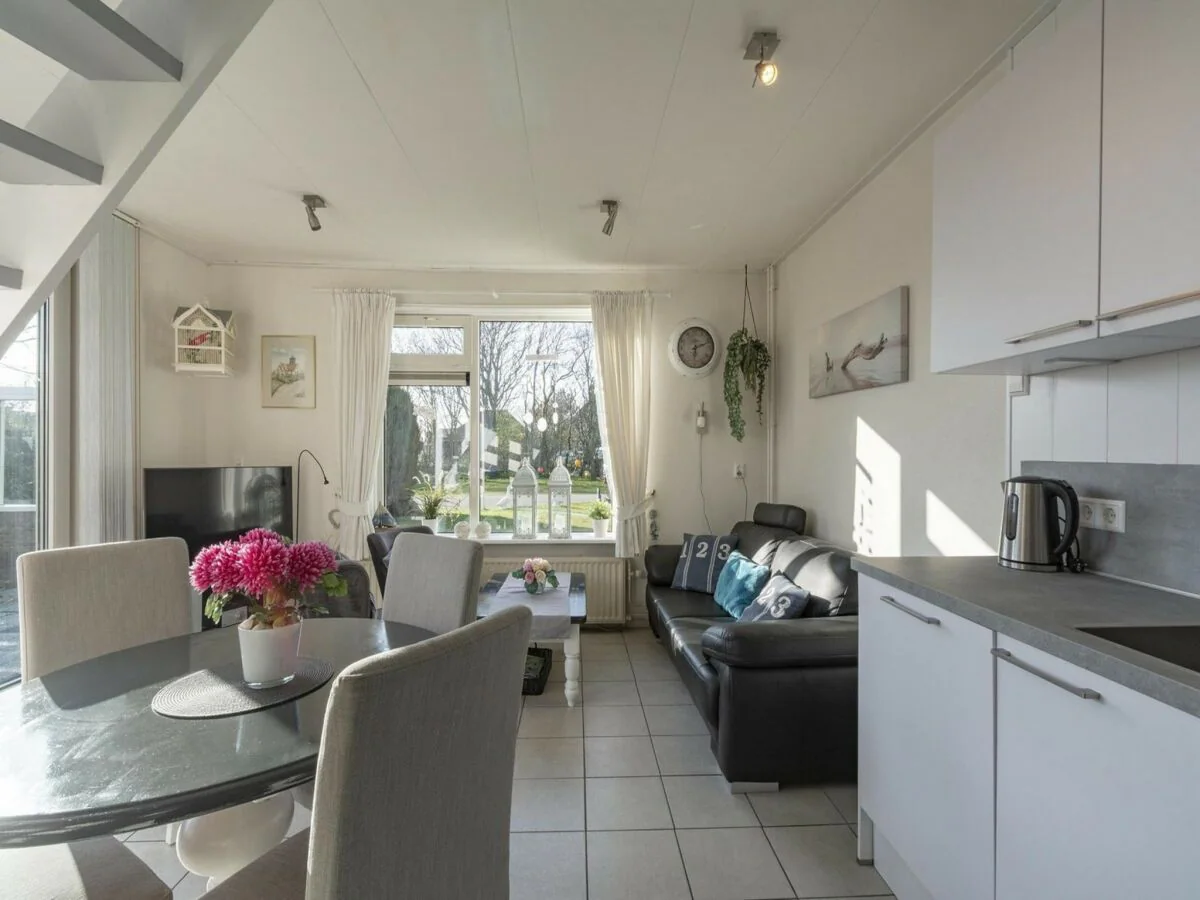 Bungalow Comfy beachside holiday home