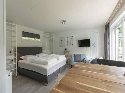caravan Tranquil holiday home by the beach in De Koog - caravan