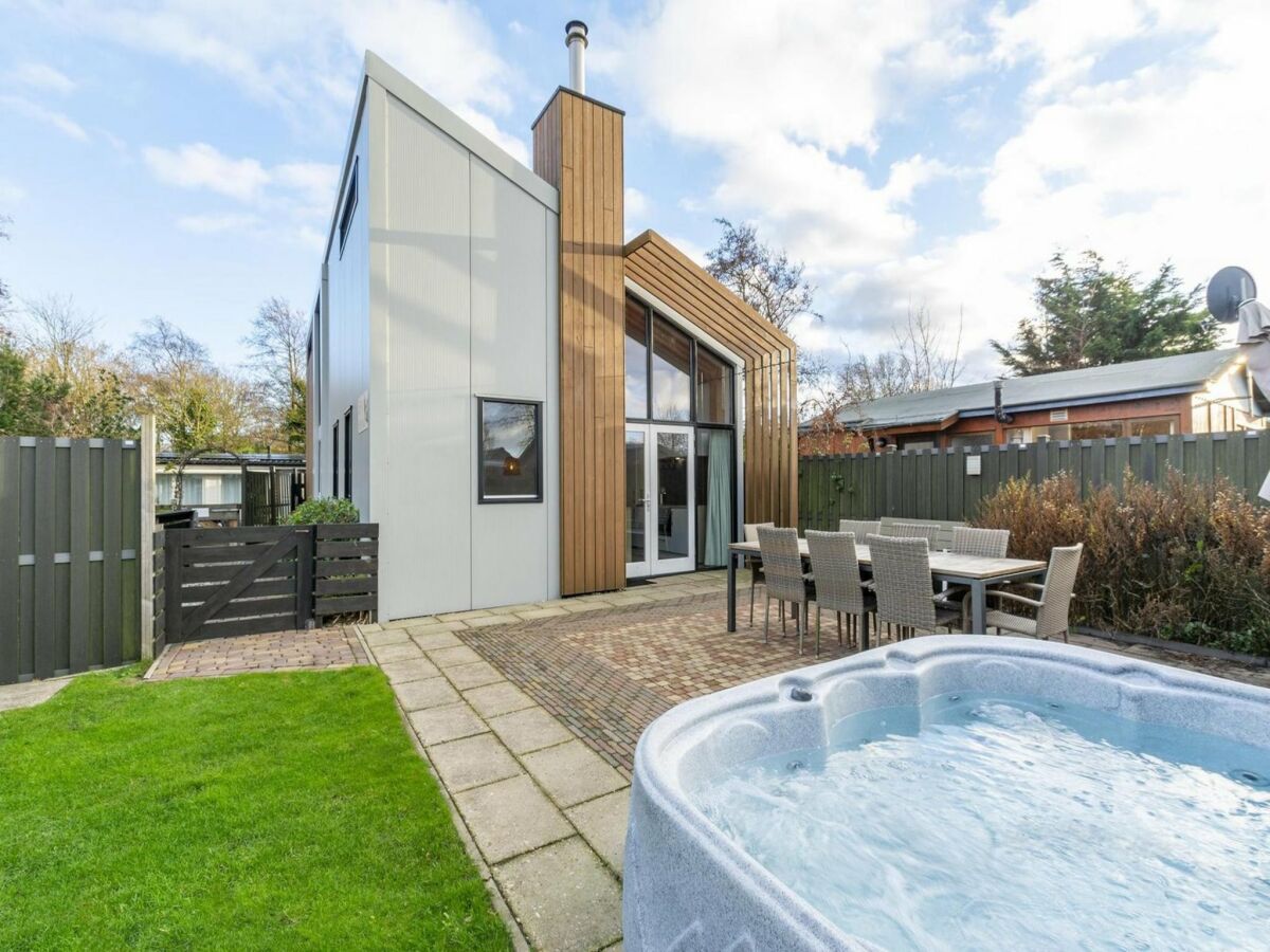 Villa Lush villa with bubble bath - Outdoor photo 2