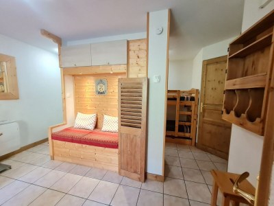 Apartment Spacious Apartment with Balcony - Features photo 6
