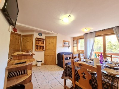 Apartment Spacious Apartment with Balcony - Features photo 11