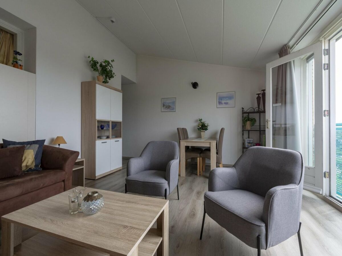 Apartment Furnished home with balcony - Outdoor photo 4