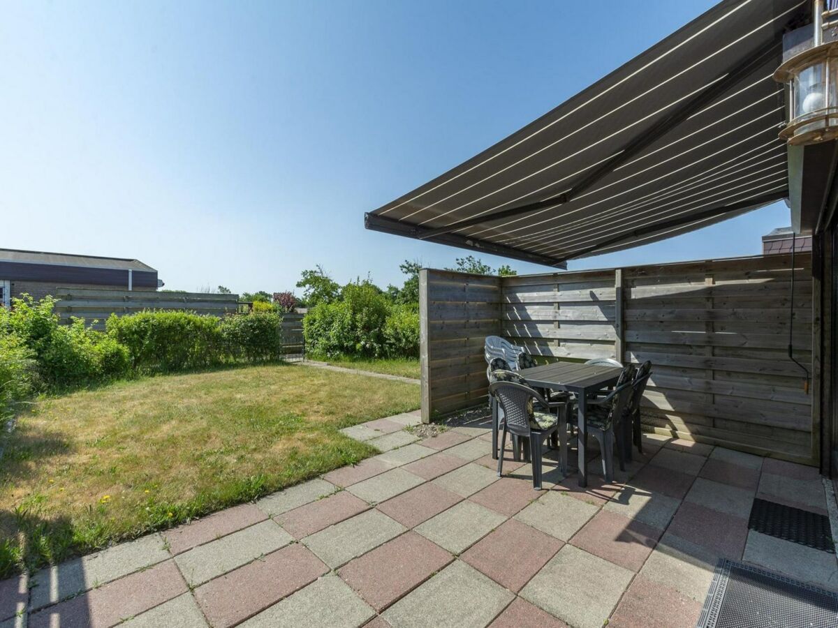 Bungalow Cozy holiday home near sea - Outdoor photo 4