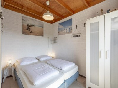Bungalow Cozy holiday home near sea - Outdoor photo 6