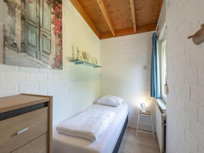 Bungalow Cozy holiday home near sea - Outdoor photo 22