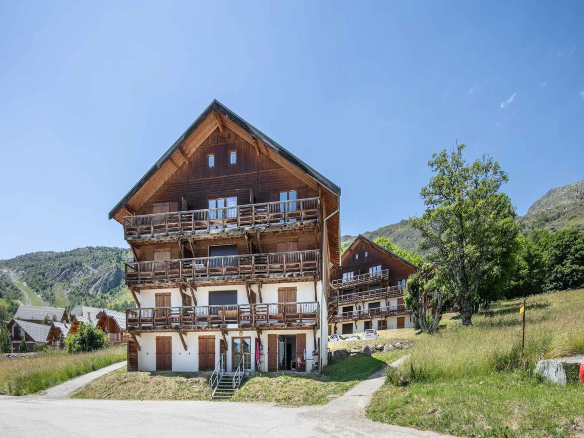Apartment Apartment in Saint-Sorlin with Mountain Views - Outdoor photo 5
