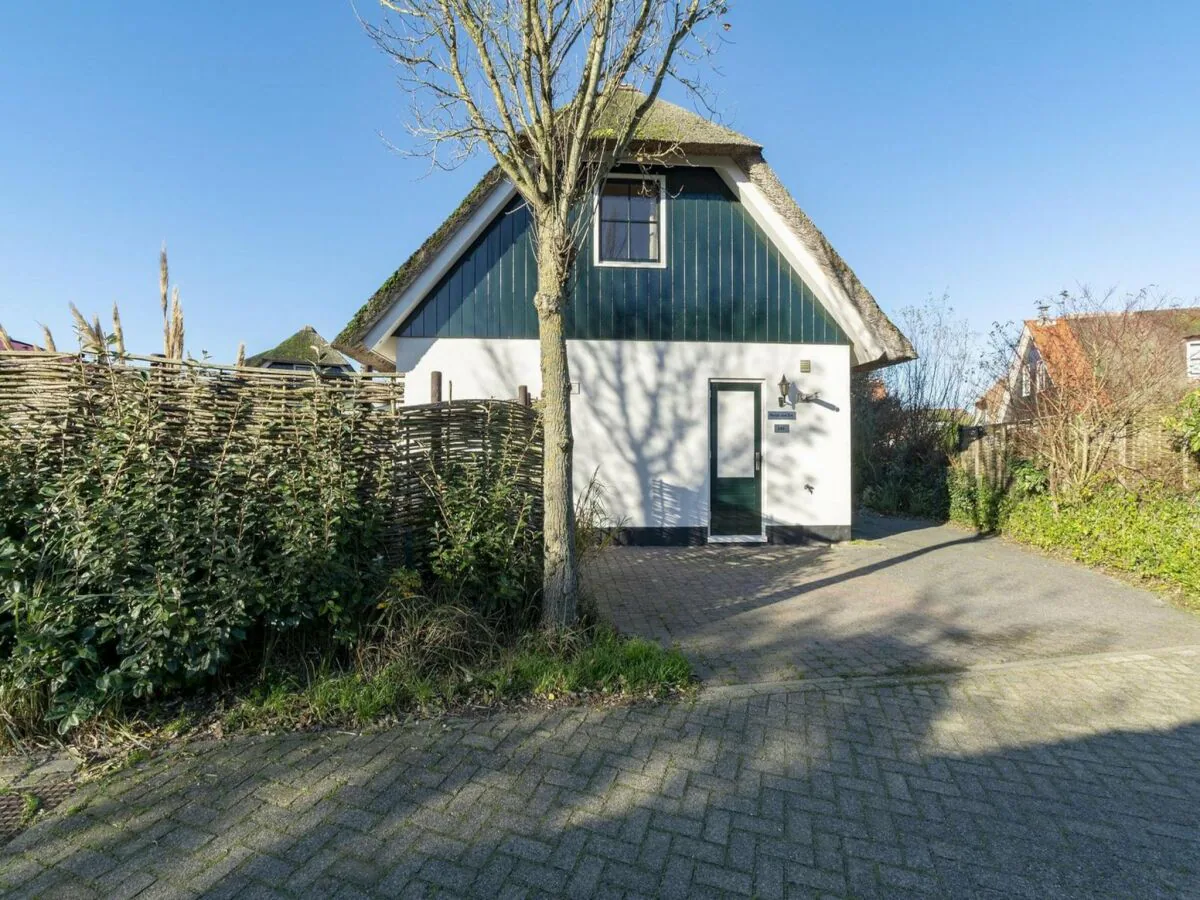 Villa Alluring Villa with sauna