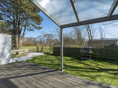 Holiday house Cozy holiday home with garden - Outdoor photo 25