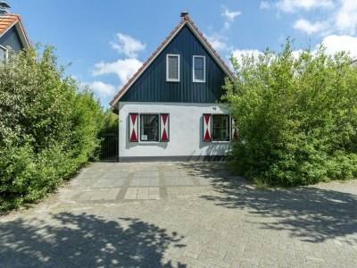 Villa Holiday villa with fenced garden - Villa