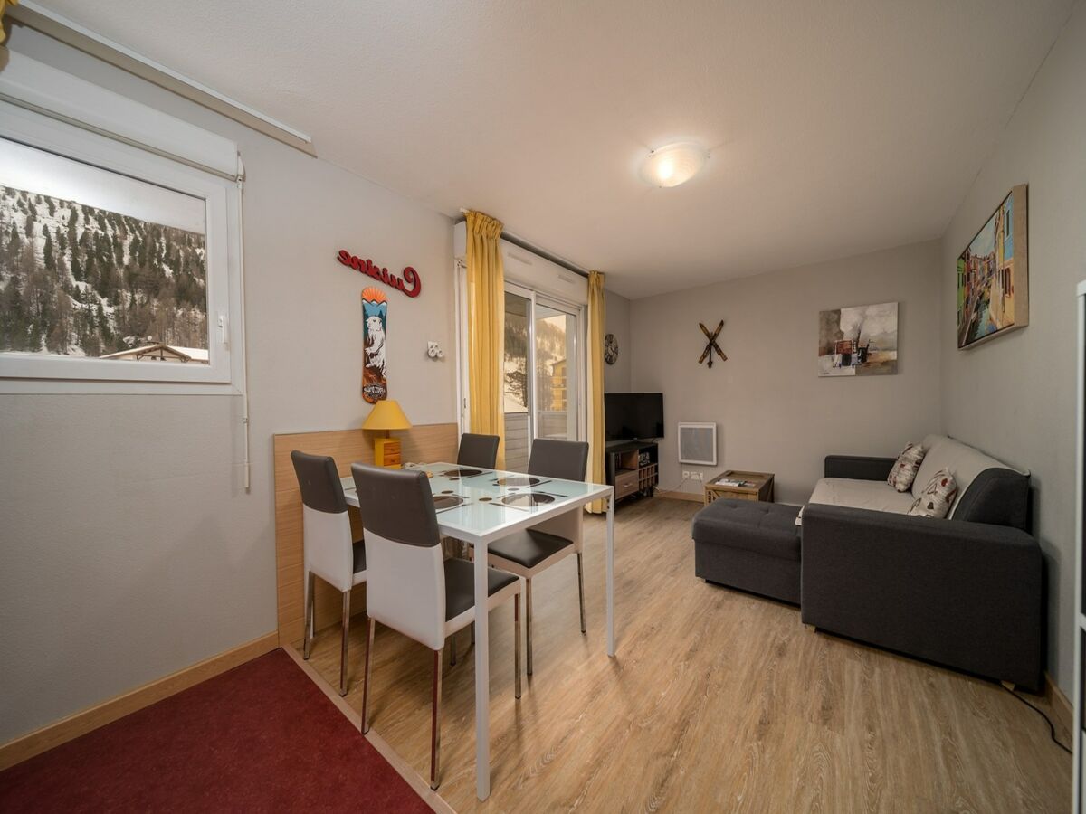 Apartment Apartment in French Alps with Heated Pool - Features photo 4