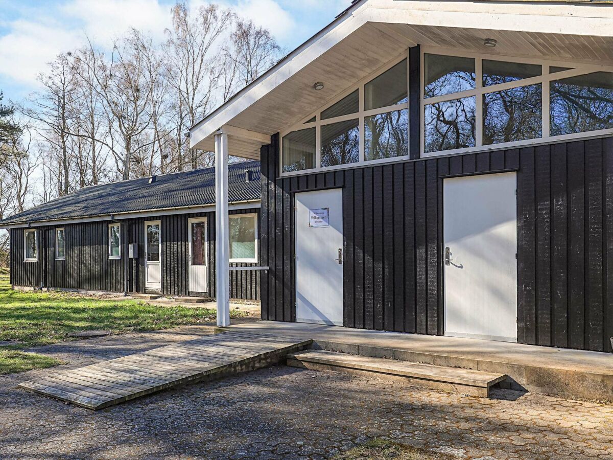 Holiday park Ferienhaus mit Gemeinschaftsküche und -bad in Læsø