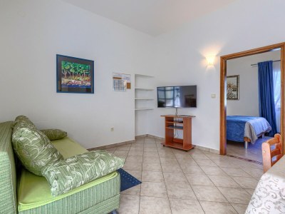 Apartment Nino with Shared Pool - One-Bedroom A4 with Terrace - Features photo 20