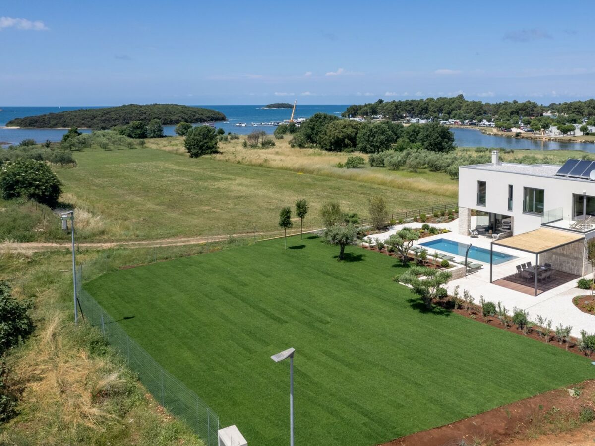 Villa - Lazy Olive