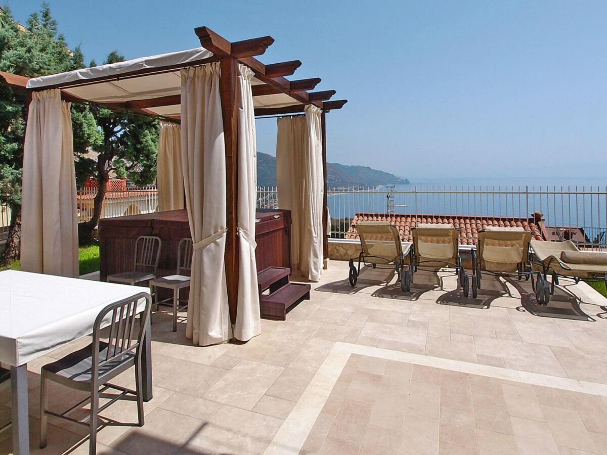 Holiday park Ferienwohnung in Taormina mit Whirlpool