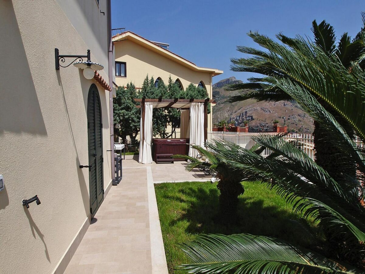 Holiday park Ferienwohnung in Taormina mit Whirlpool - Outdoor photo 4