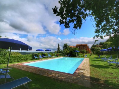 Farmhouse Cottage in Tuscany with patio - Outdoor photo 12