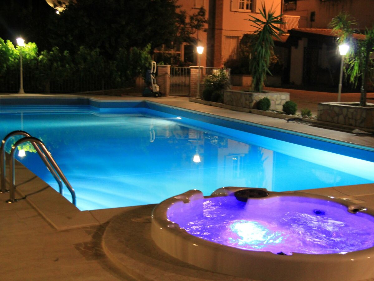 Cottage Herrenhaus in den Abruzzen mit Pool und Garten - Outdoor photo 3
