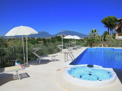 Villa Villa in Case Alte with Heated Pool & Spa - Outdoor photo 13