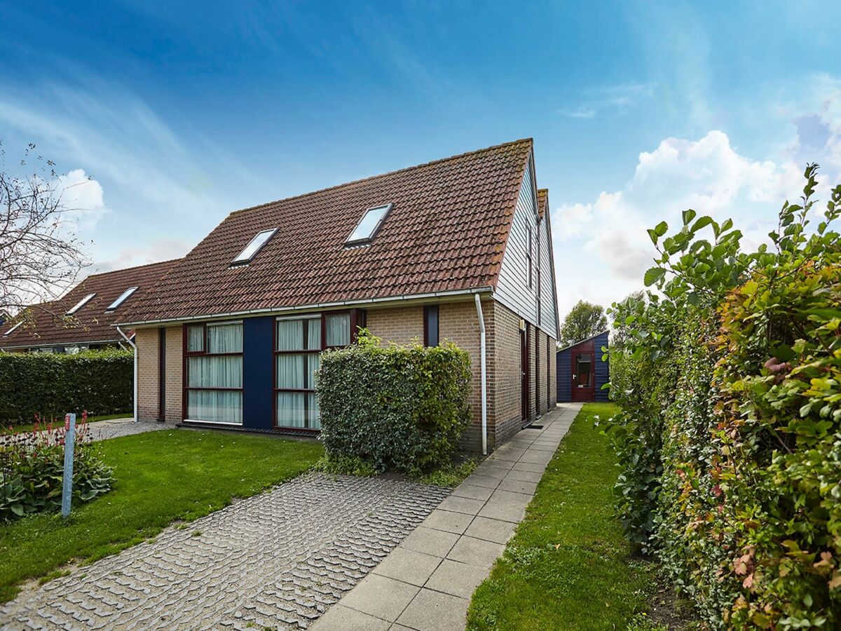 Holiday park Holiday Home with Garden in Zeeland