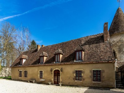 Castle Schönes Schloss in Le Veurdre mit privatem Pool - Outdoor photo 5
