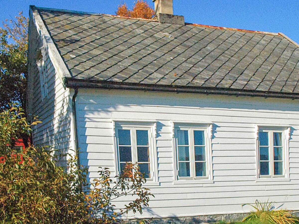 Holiday house 6 person holiday home in Fjørtoft - Outdoor photo 2