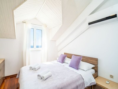Apartment Apartments Isabora - Premium Two-Bedroom Apartment with Terrace and Sea View - Features photo 9